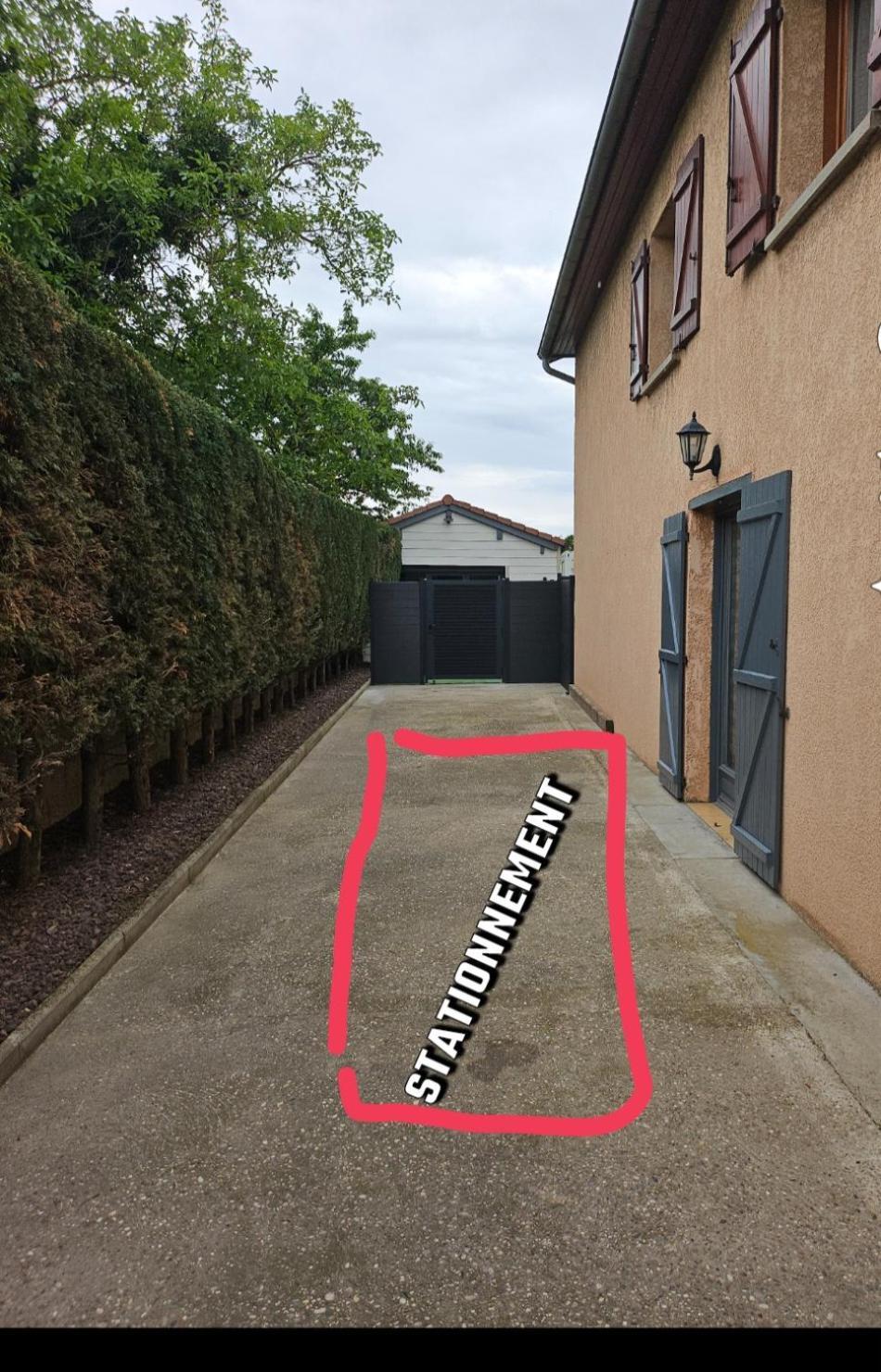 Hebergement Privee Jaccuzzi En Supplement Saint-Clair-du-Rhone Exterior photo